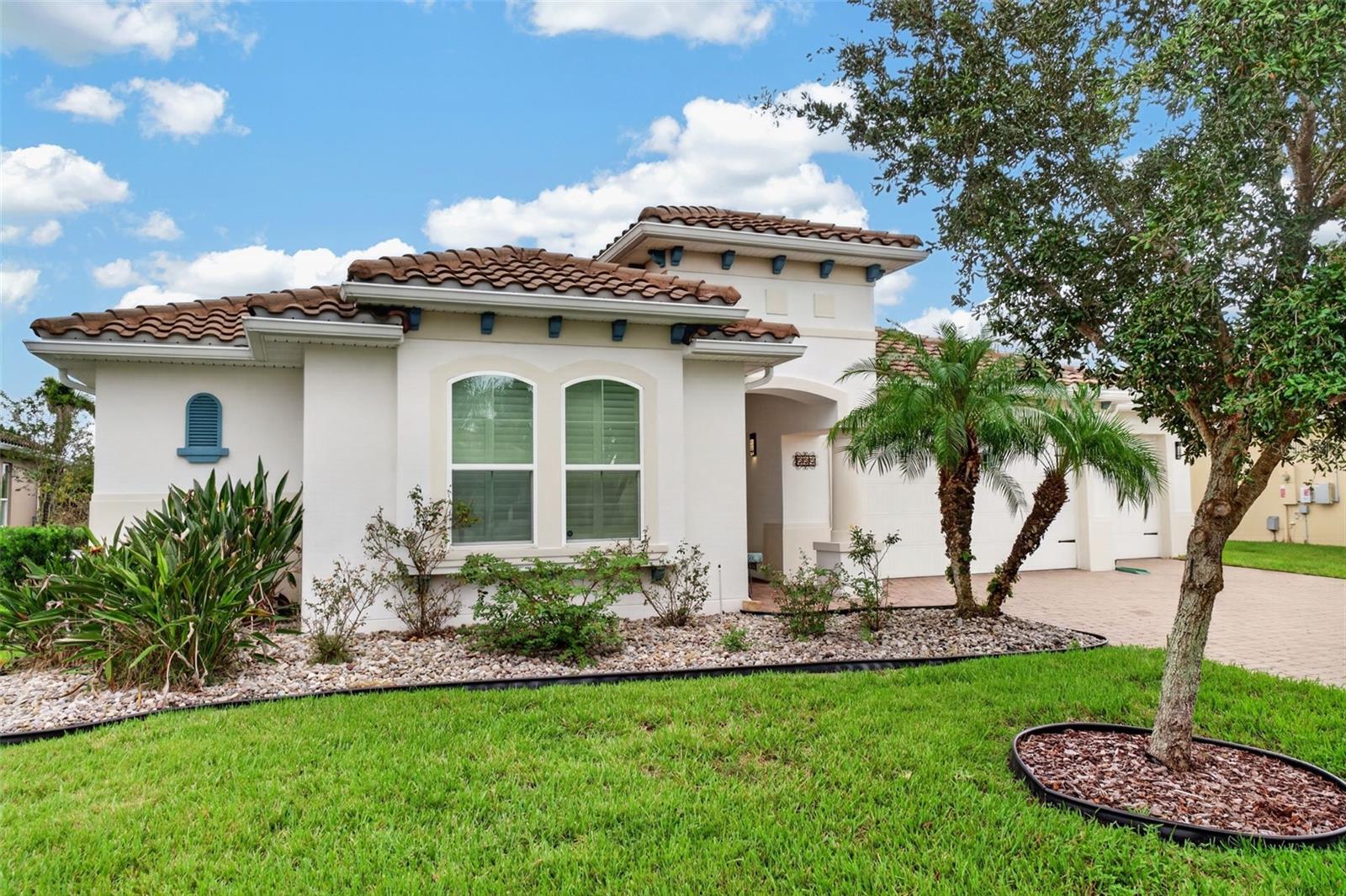 555 TAPATIO LANE