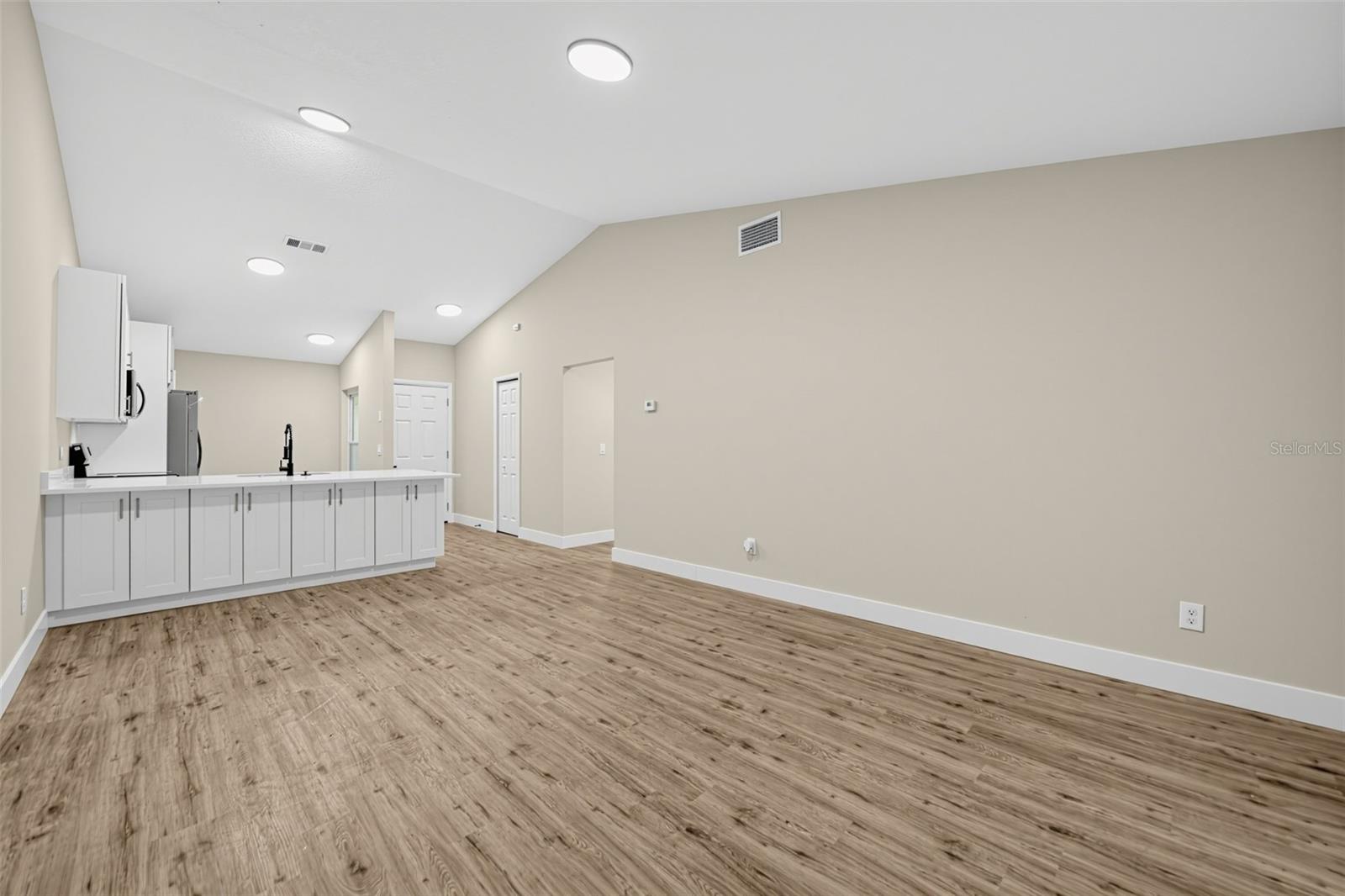 583 BABLONICA DRIVE