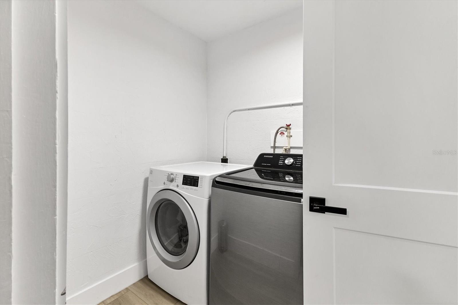 RIDGEWOOD ESTATES 08 ADD - Residential