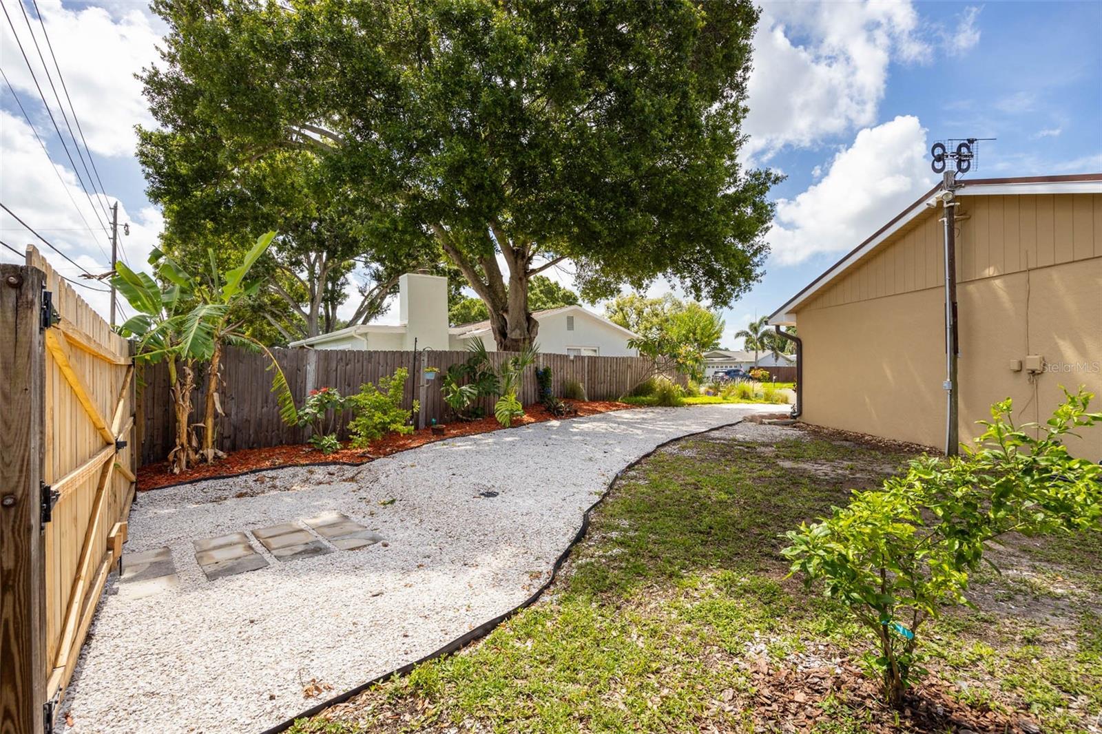 BOCA CIEGA RIDGE 5TH ADD UNIT THREE - Residential