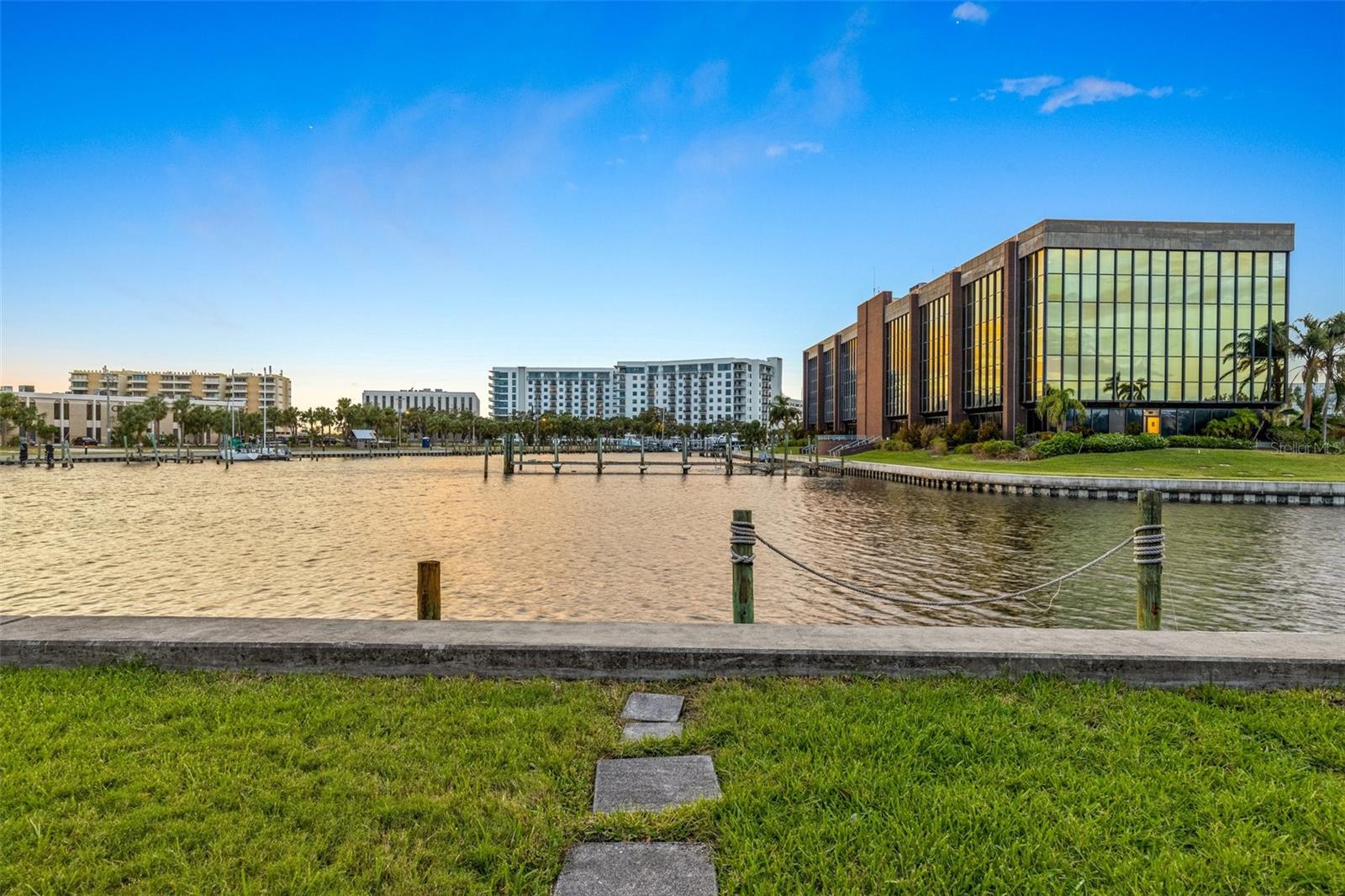 BAYSHORE ESTATES 4 - Residential