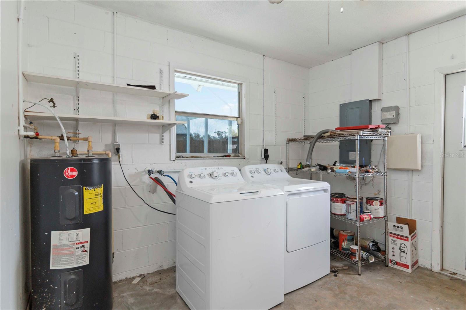 MANATEE PALMS UNIT THREE - Residential