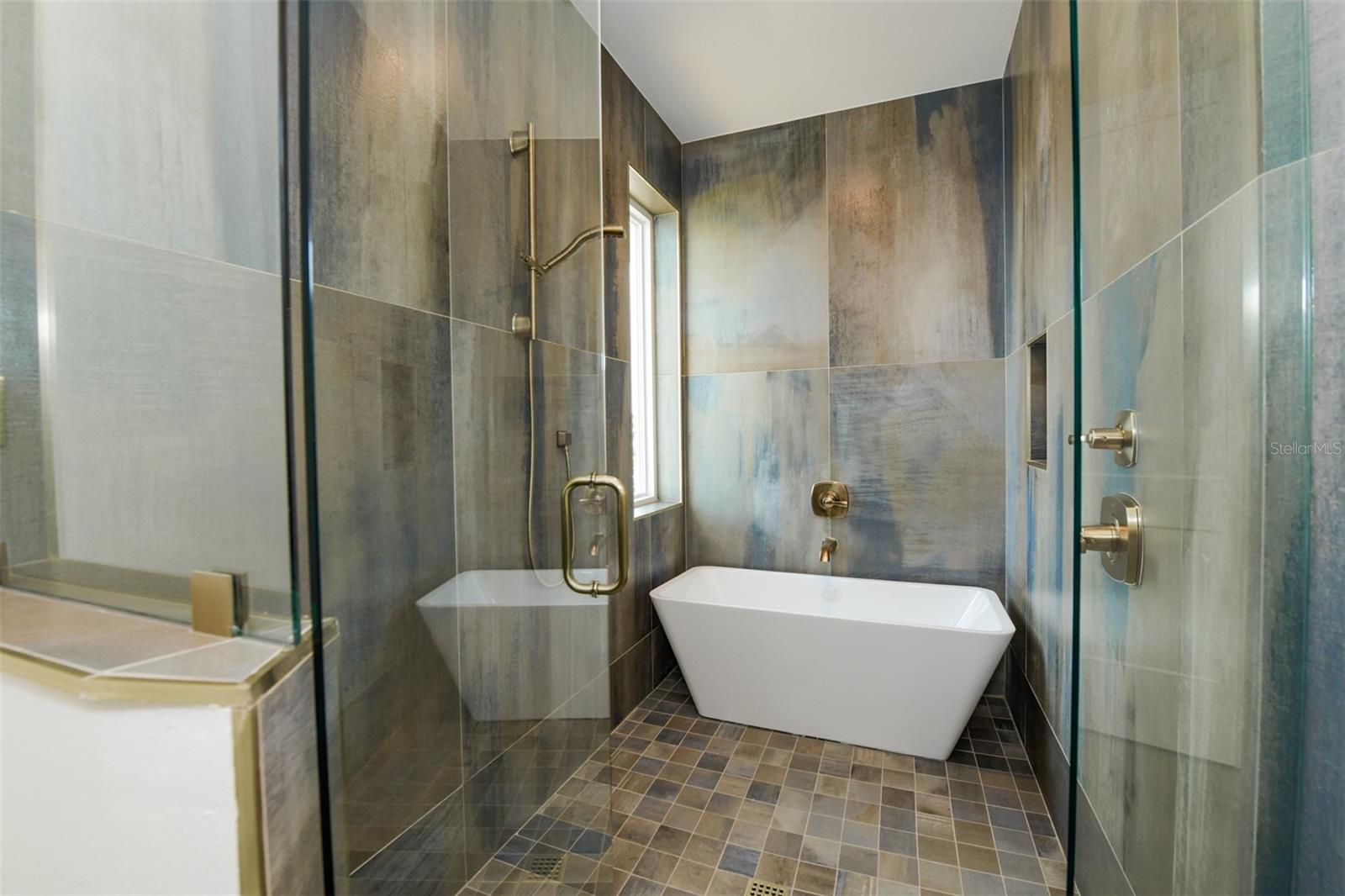 BAYVUE LTS - Residential