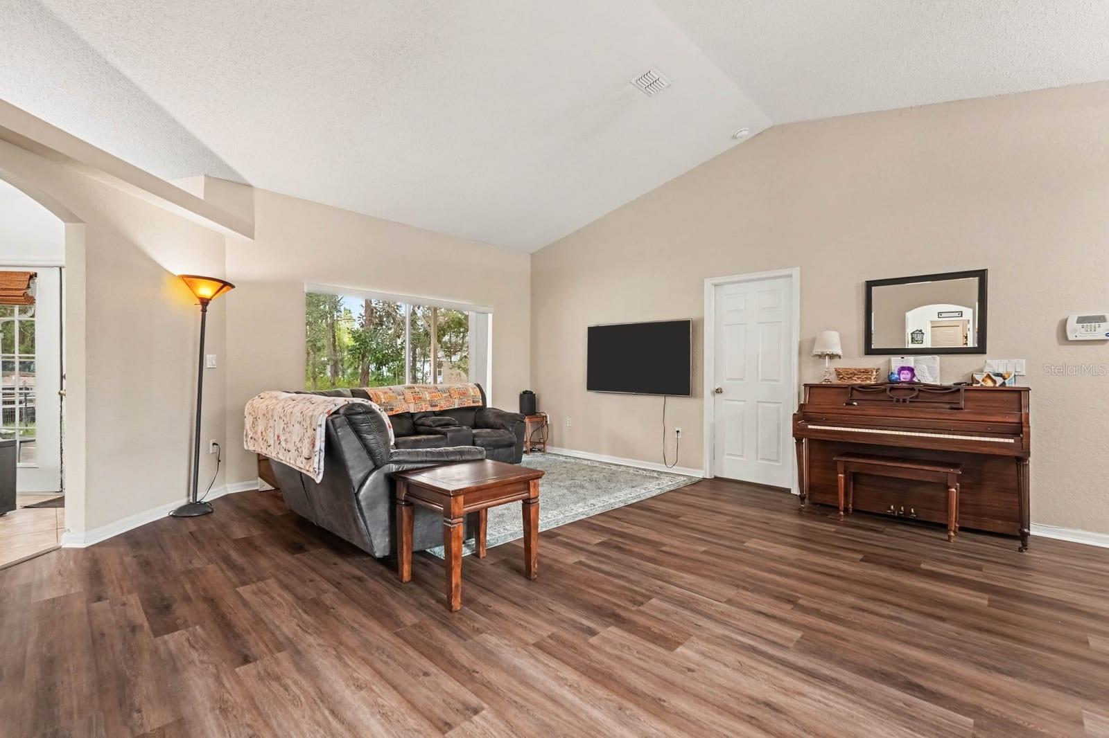 12101 PEREGRINE FALCON AVENUE 6