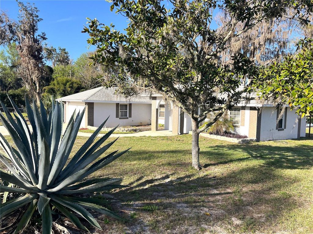 Photo of 7961 W Riverbend Road, Crystal River, FL 34428 (MLS # OM716829)