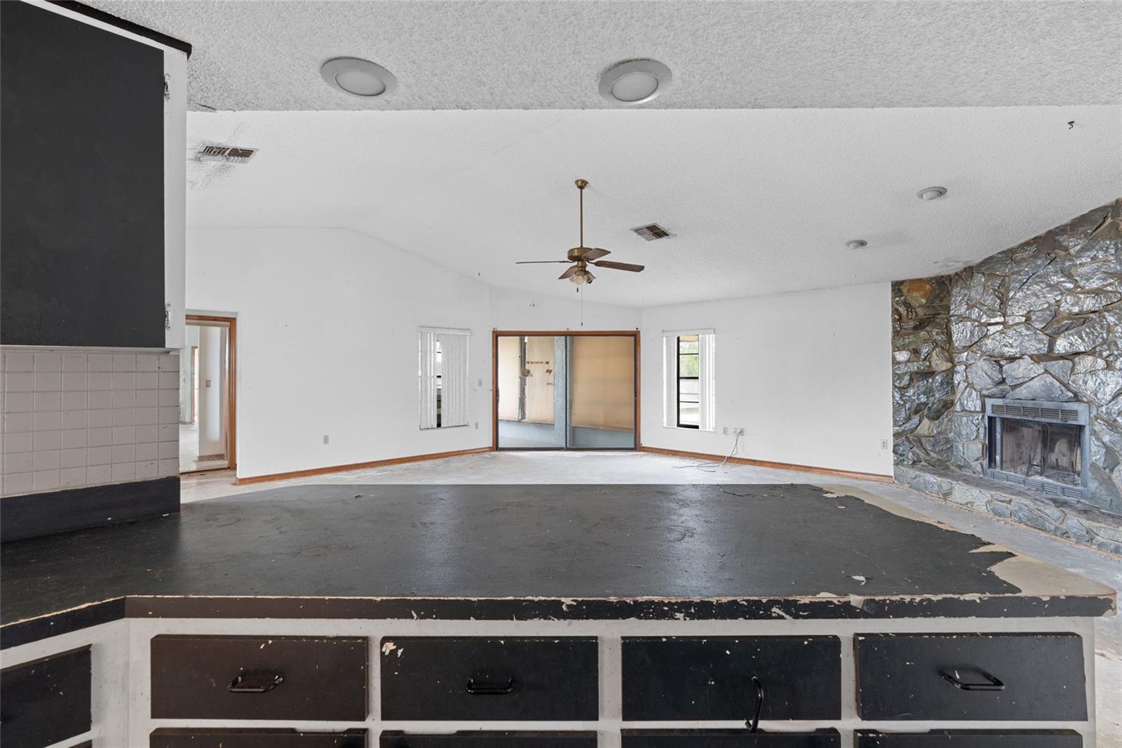 SPRING HILL - Residential