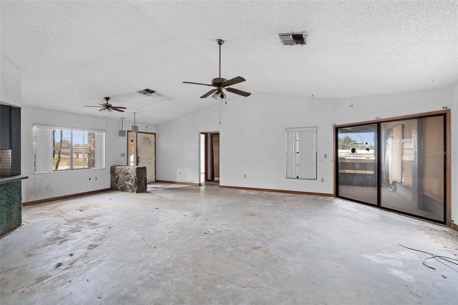 SPRING HILL - Residential