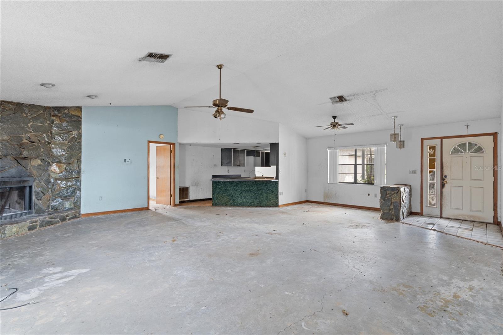 SPRING HILL - Residential