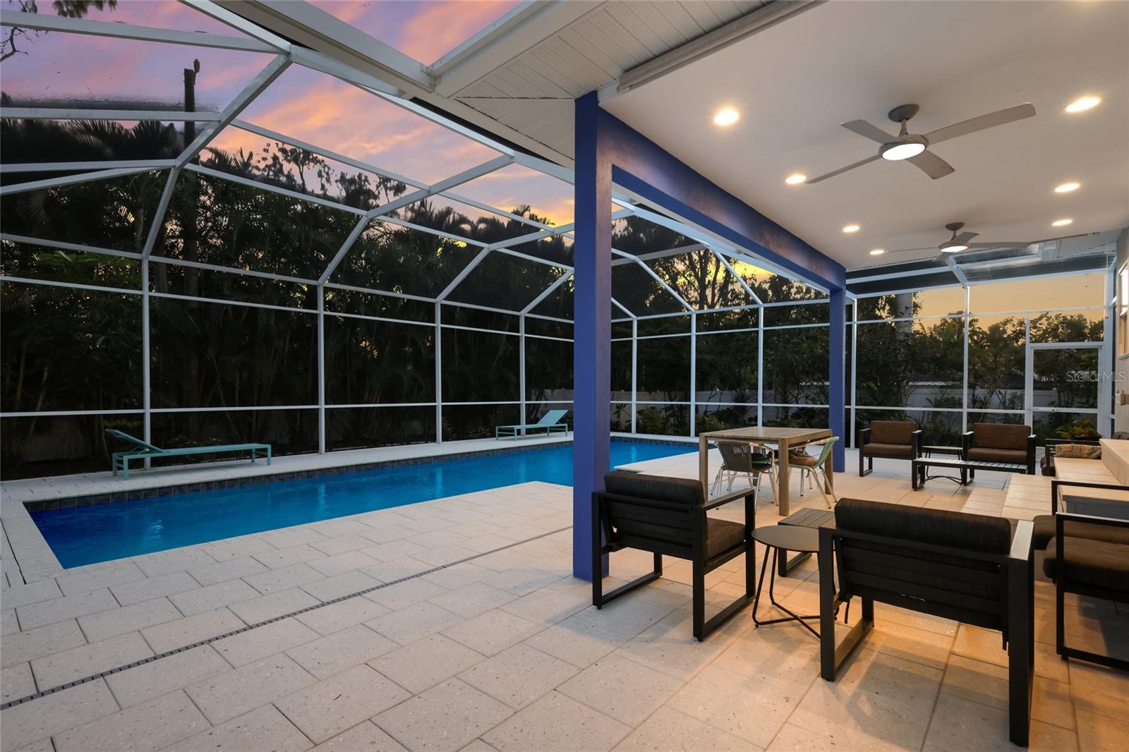 SAPPHIRE SHORES - Residential