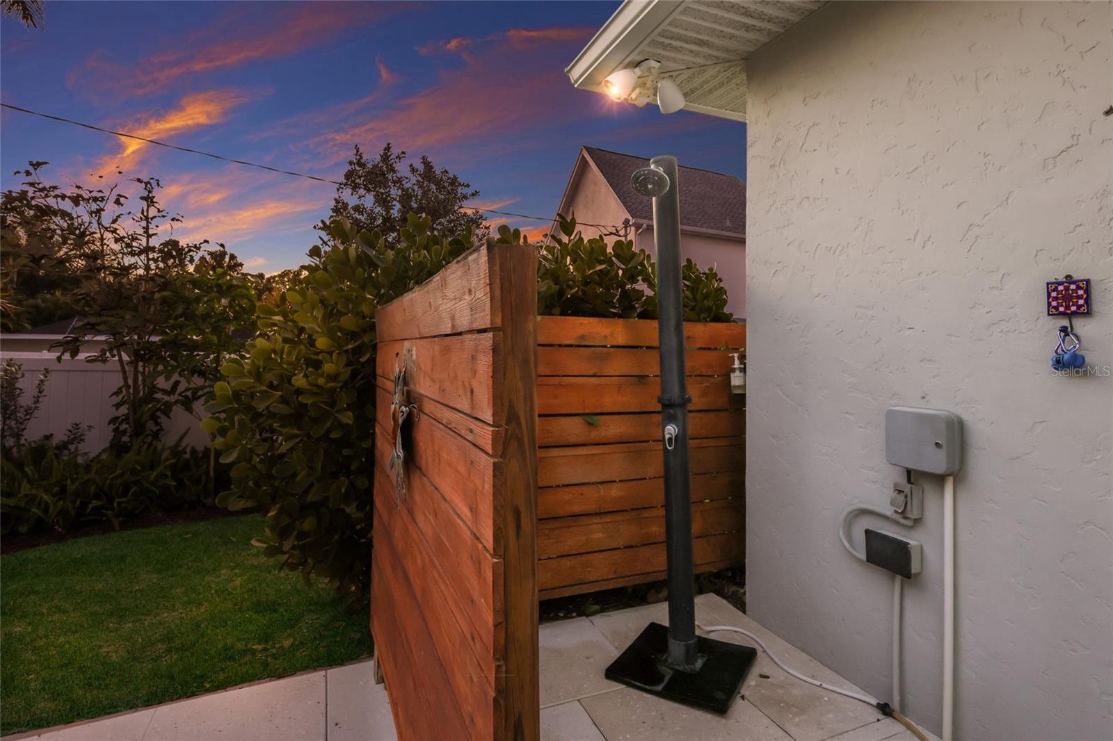 SAPPHIRE SHORES - Residential