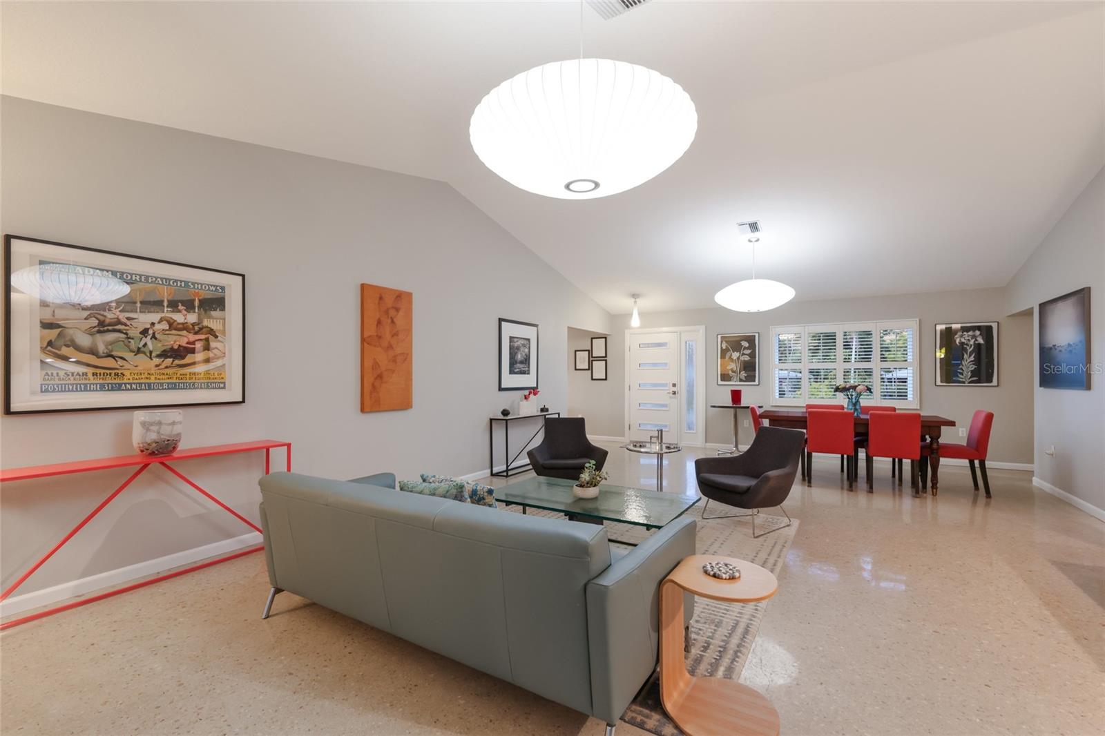 SAPPHIRE SHORES - Residential