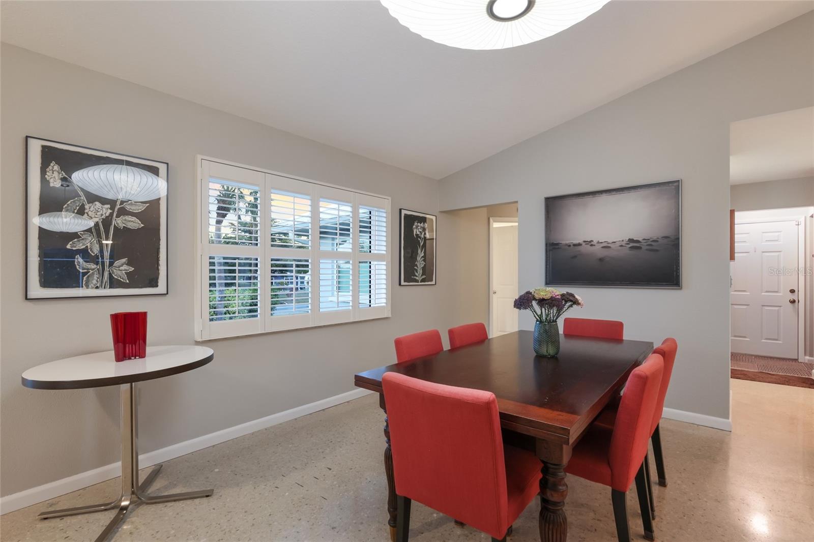 SAPPHIRE SHORES - Residential