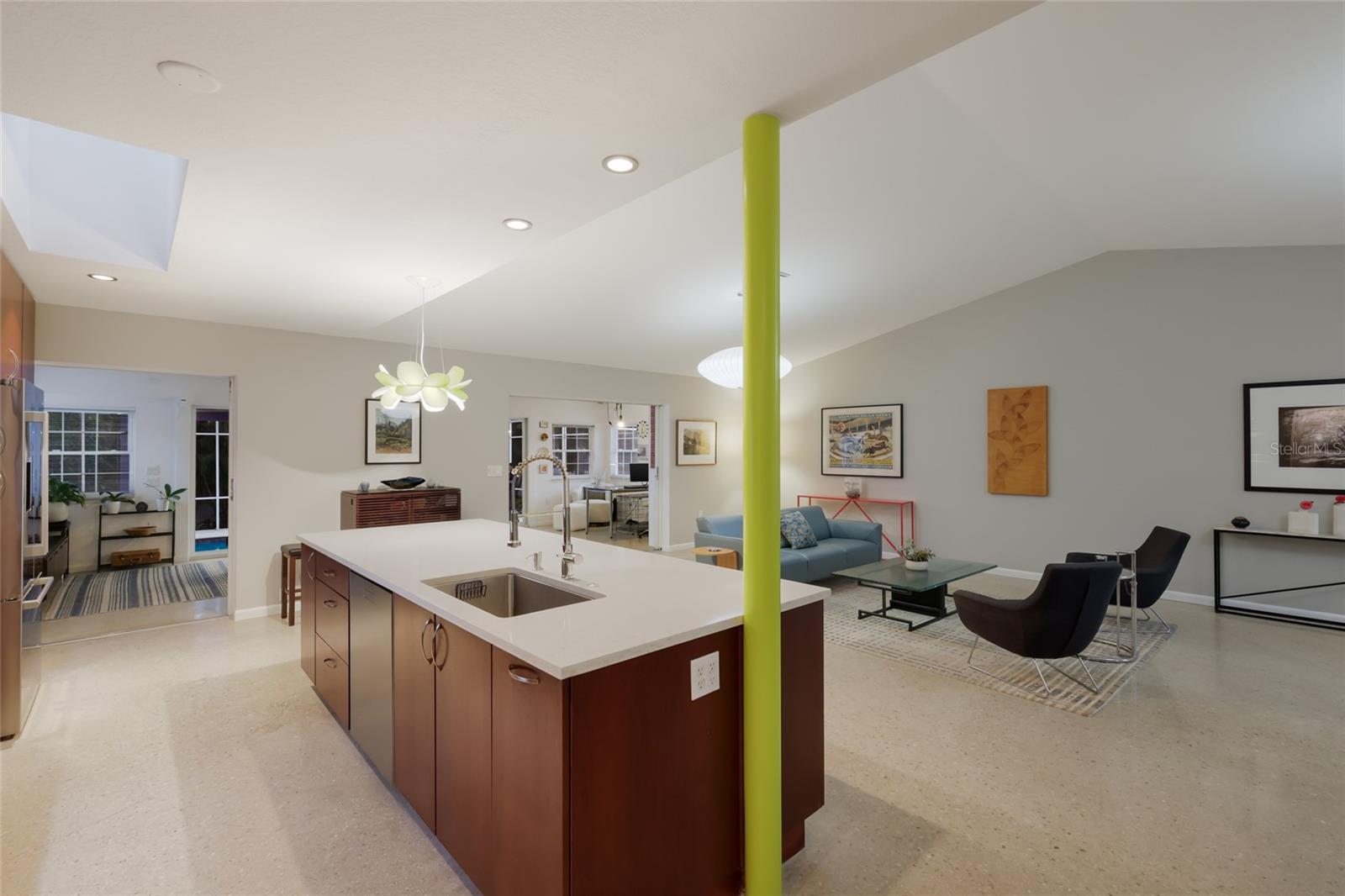 SAPPHIRE SHORES - Residential