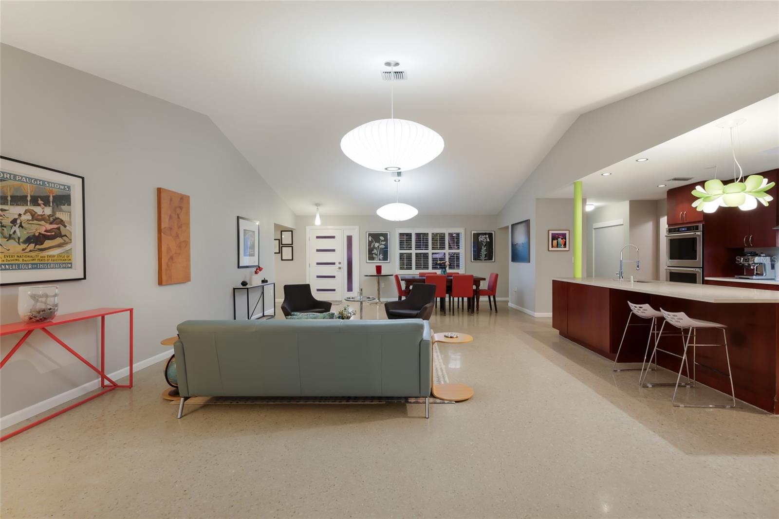 SAPPHIRE SHORES - Residential