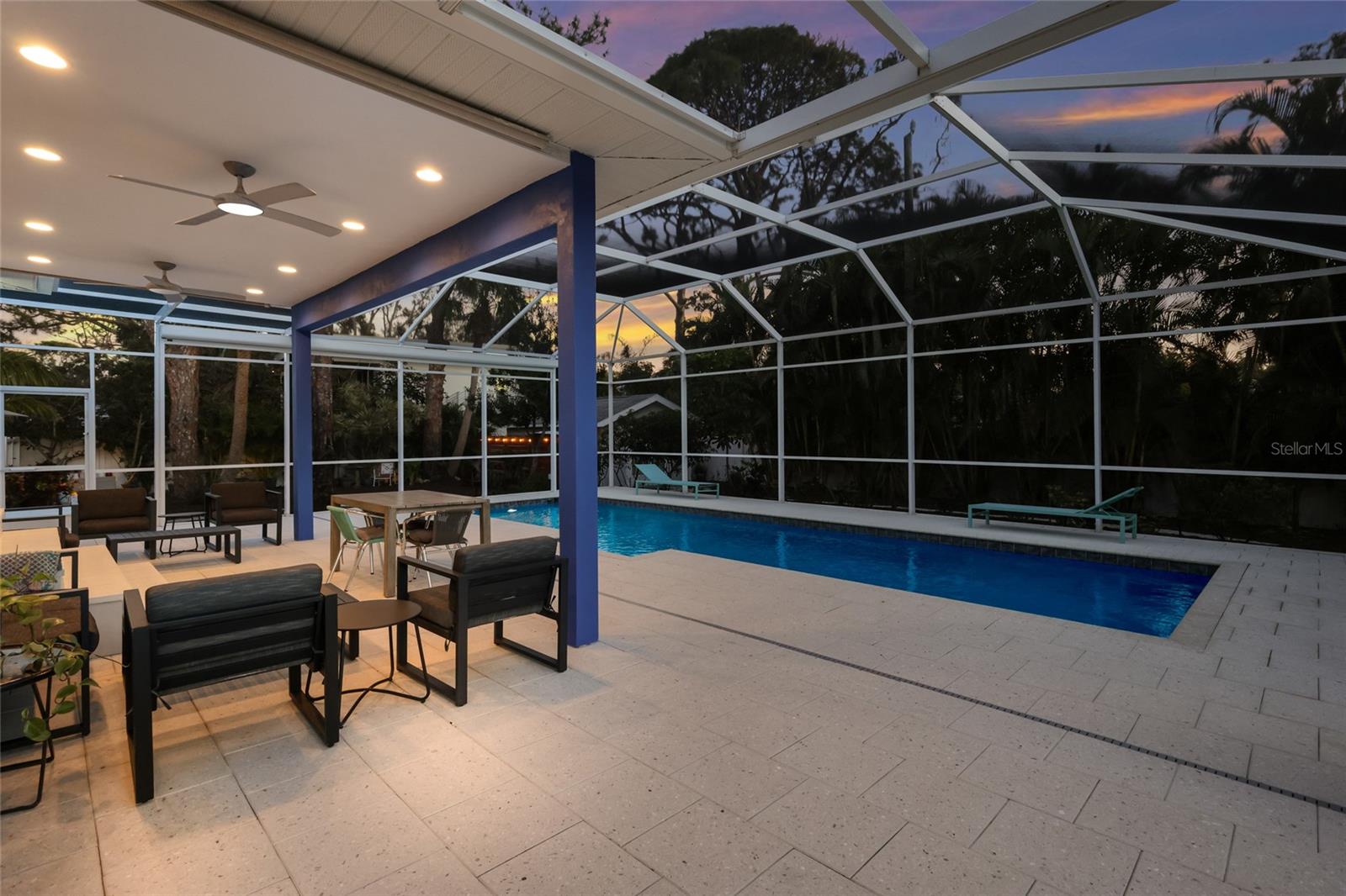 SAPPHIRE SHORES - Residential