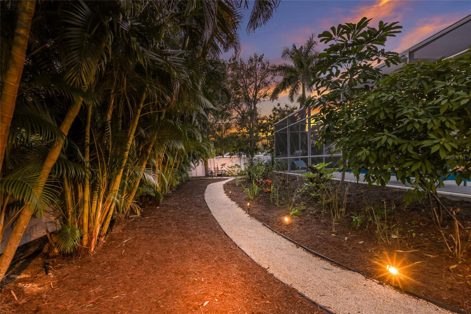 SAPPHIRE SHORES - Residential