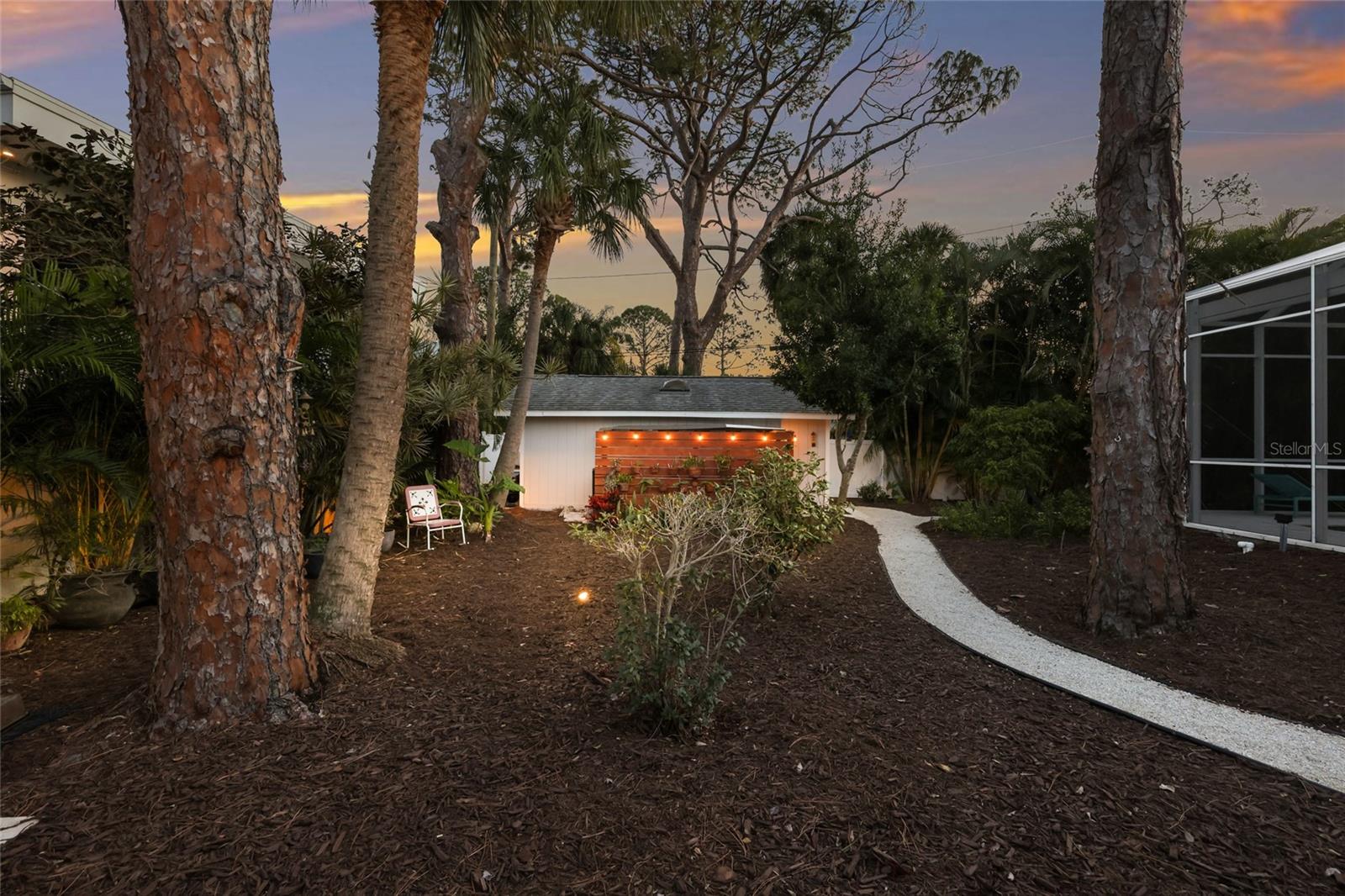 SAPPHIRE SHORES - Residential