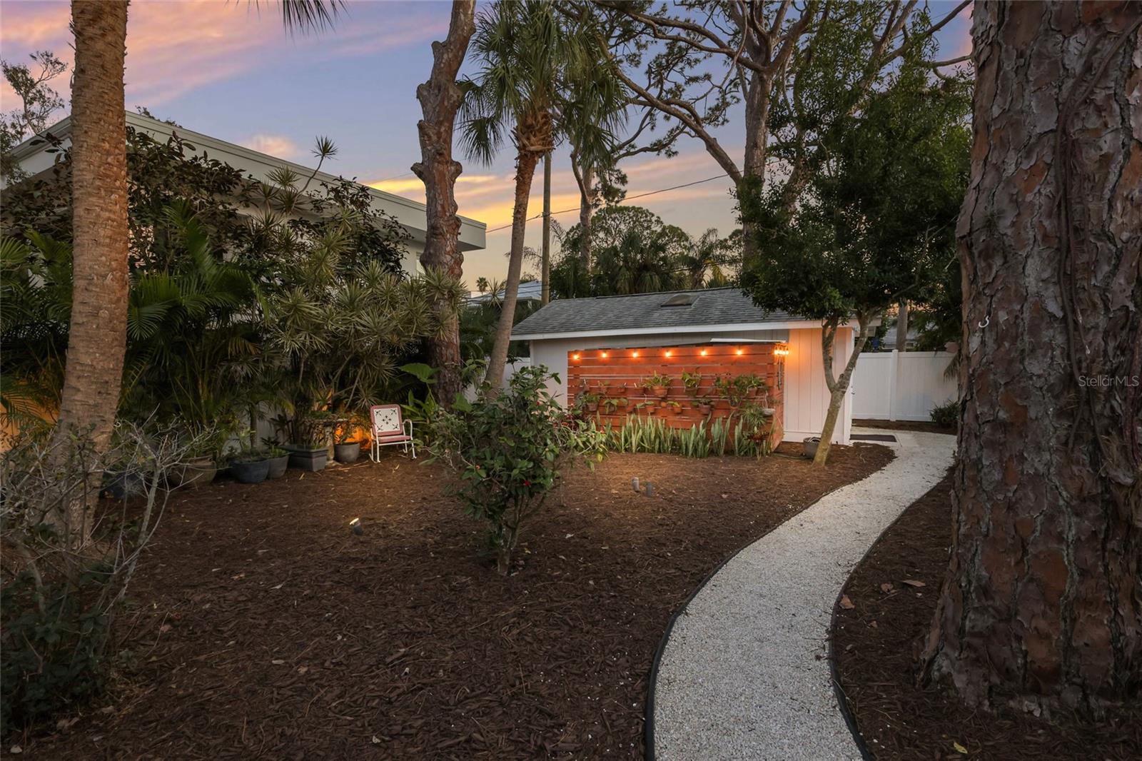 SAPPHIRE SHORES - Residential