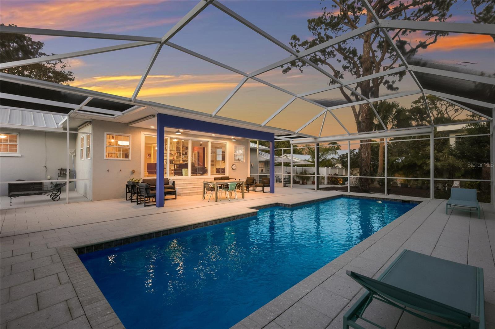 SAPPHIRE SHORES - Residential