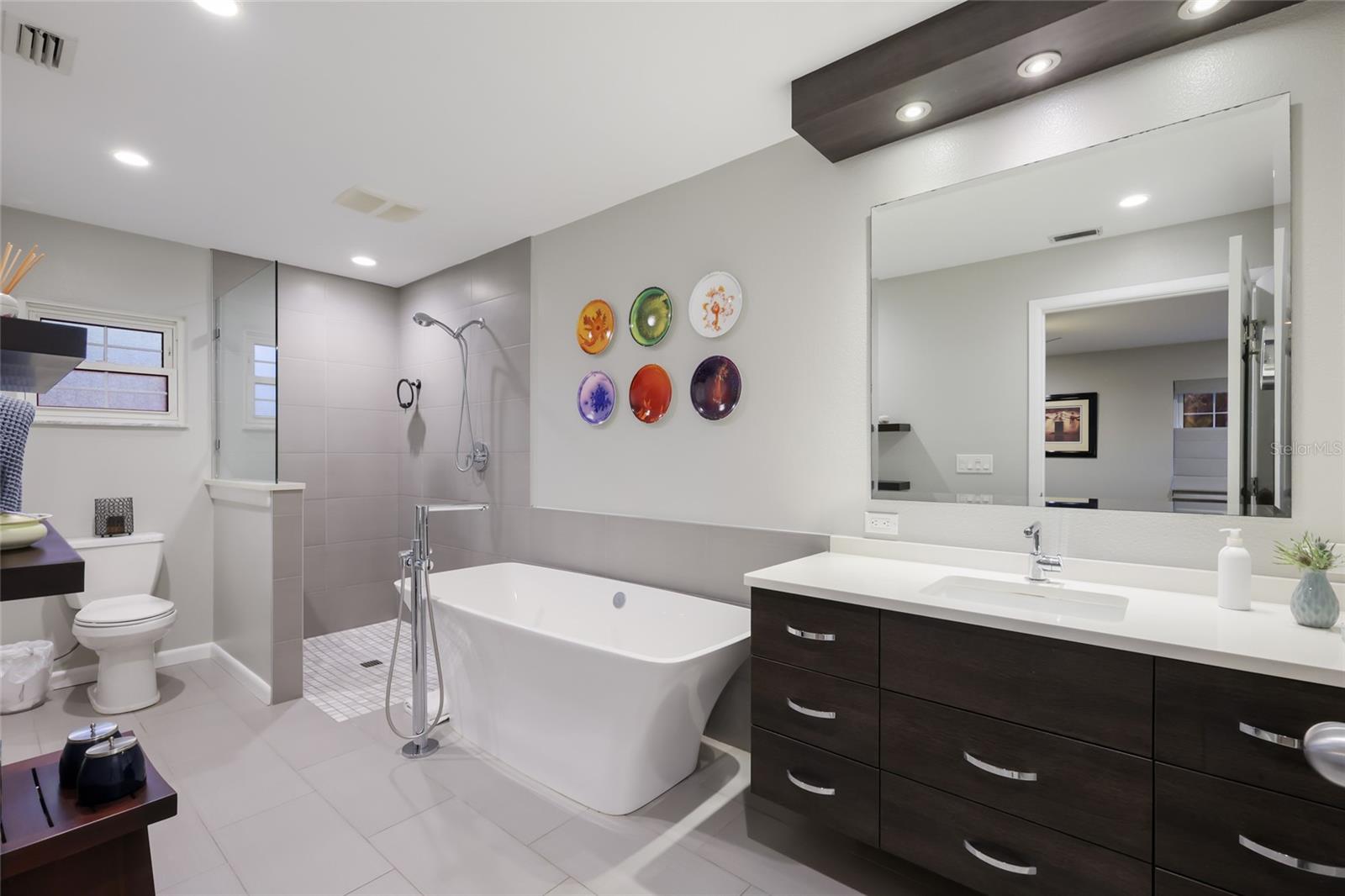 SAPPHIRE SHORES - Residential