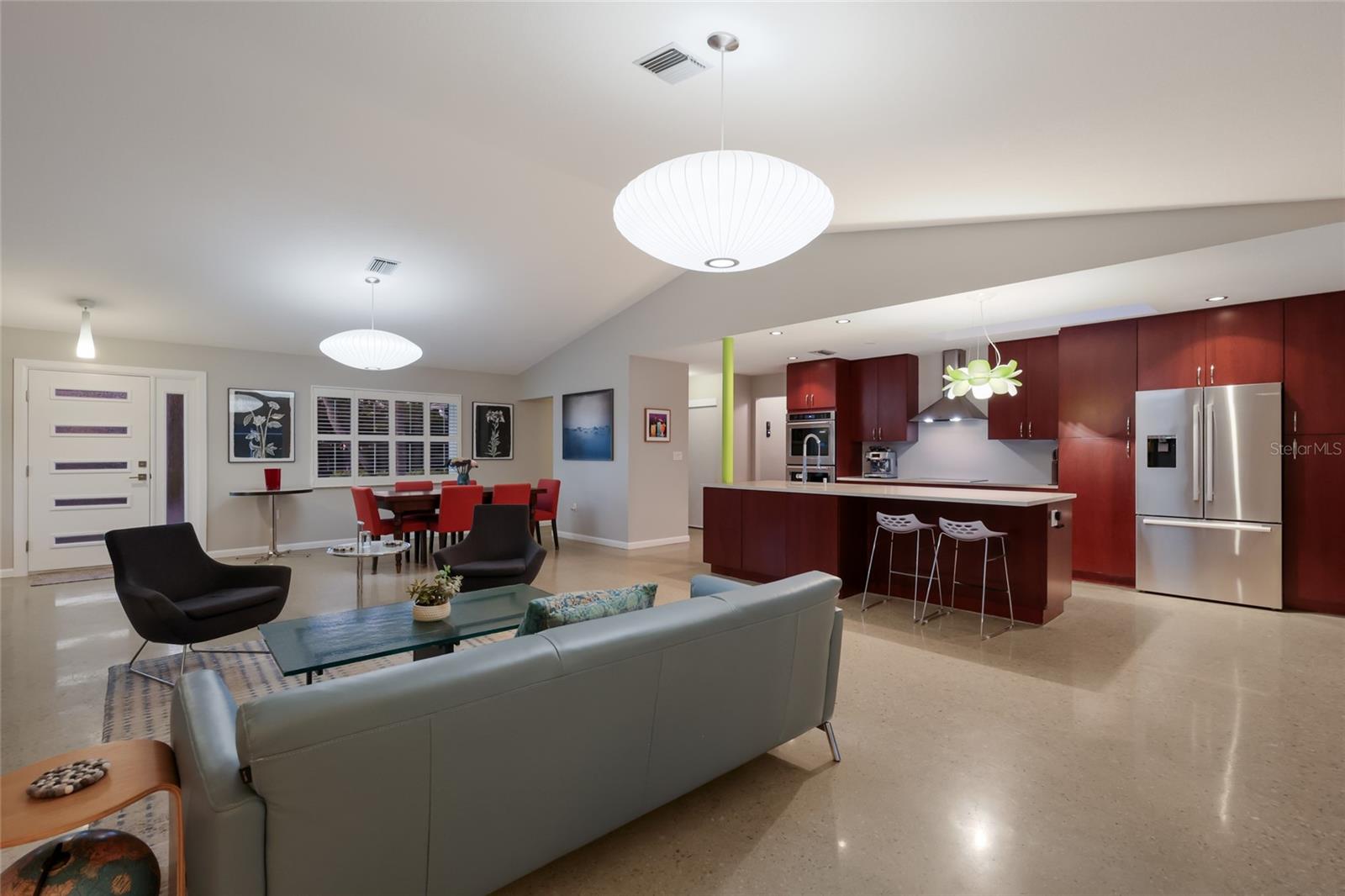 SAPPHIRE SHORES - Residential