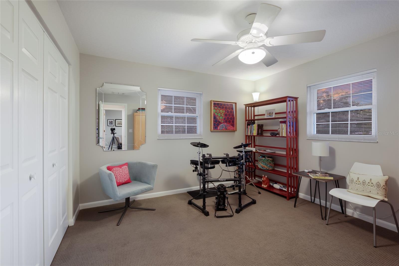 SAPPHIRE SHORES - Residential