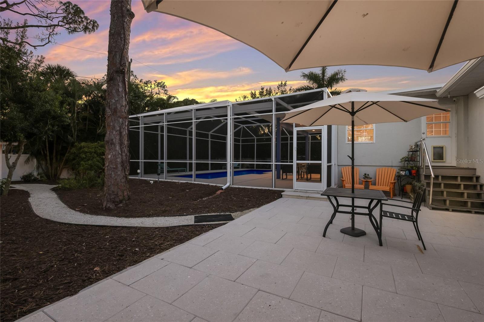 SAPPHIRE SHORES - Residential