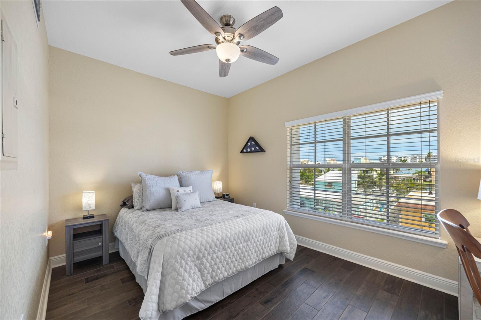 GAY SHORES - Residential