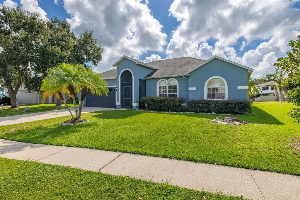 Photo of 2605 Fern Cove Way, Kissimmee, FL 34758 (MLS # S5132549)