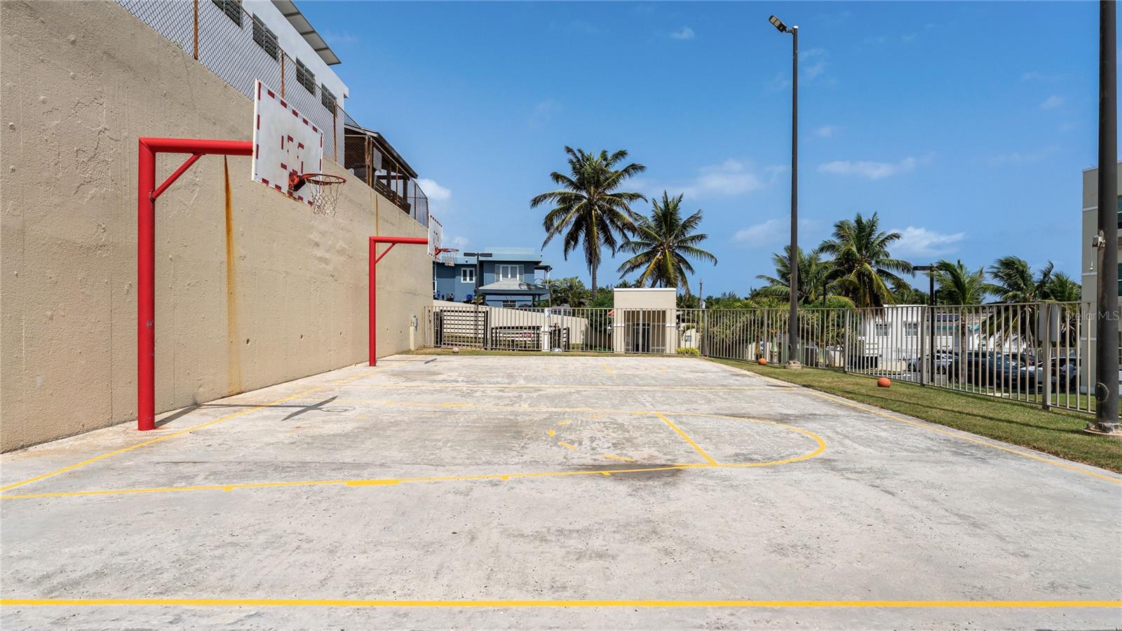 HAUDIMAR BEACH APARTMENTS - Residential