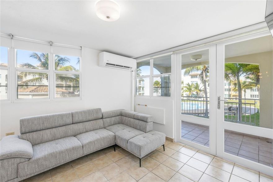 H202 – Fully Renovated | Move-In Ready or Investment Opportunity

Discover this stunning 3-bedroom, 2-bathroom apartment featuring a direct pool view, offering a relaxed and exclusive lifestyle.

Like new (less than 6 months old):
• Fully remodeled modern kitchen
• Brand-new bathroom vanities
• New built-in closets
• New aluminum doors
• New laundry cabinets
• Brand-new air conditioning units throughout

Sold fully furnished & equipped:
Includes appliances, furniture, dishes, glassware… everything!
Just bring your suitcase.

Resort-style amenities:
• 24/7 gated security
• Short-term rentals allowed (Airbnb-friendly)
• Swimming pool
• Gym
• Tennis court
•Basketball court
• Playground
• 2 deeded parking spaces + guest parking
• Trash collection service

the perfect opportunity:
Ideal as a primary residence, vacation home, or income-producing investment property.

*Bedding shown has been virtually staged for illustrative purposes.*