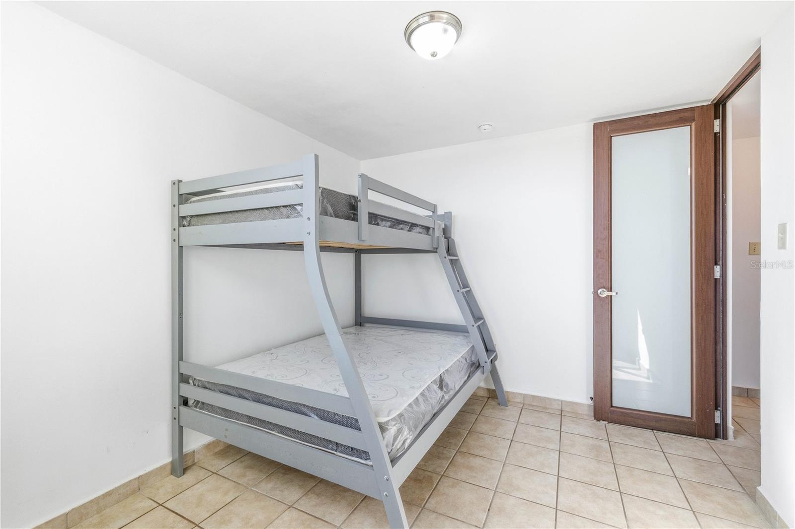 HAUDIMAR BEACH APARTMENTS - Residential