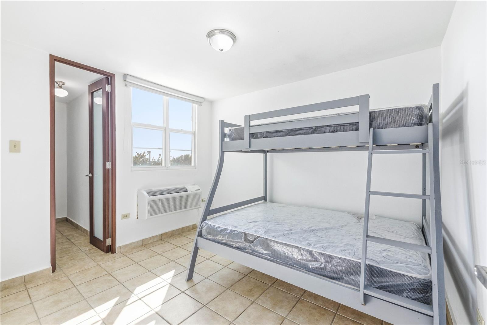 HAUDIMAR BEACH APARTMENTS - Residential