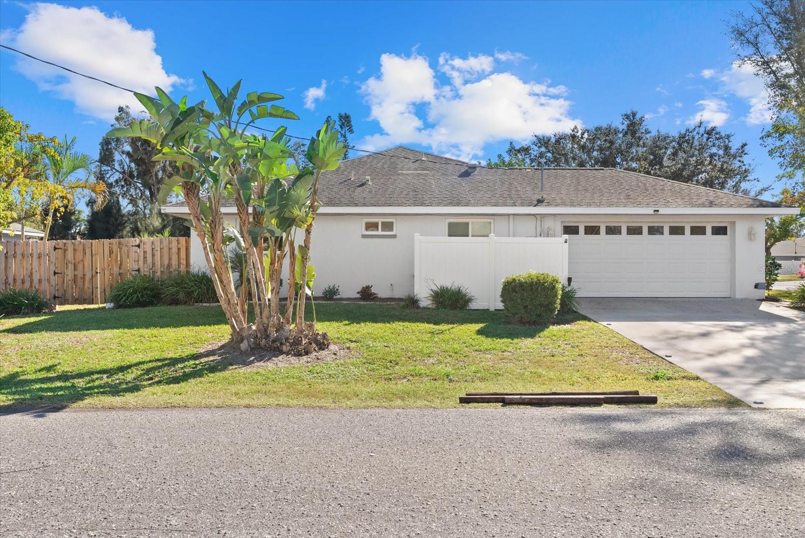 SOUTH VENICE - Residential