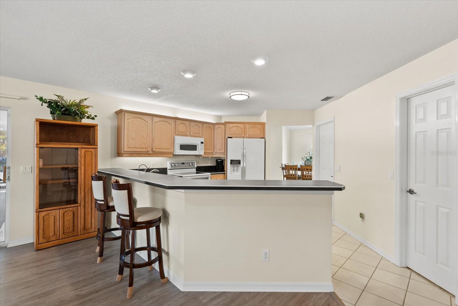 SOUTH VENICE - Residential