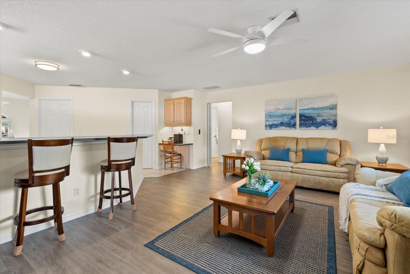 SOUTH VENICE - Residential