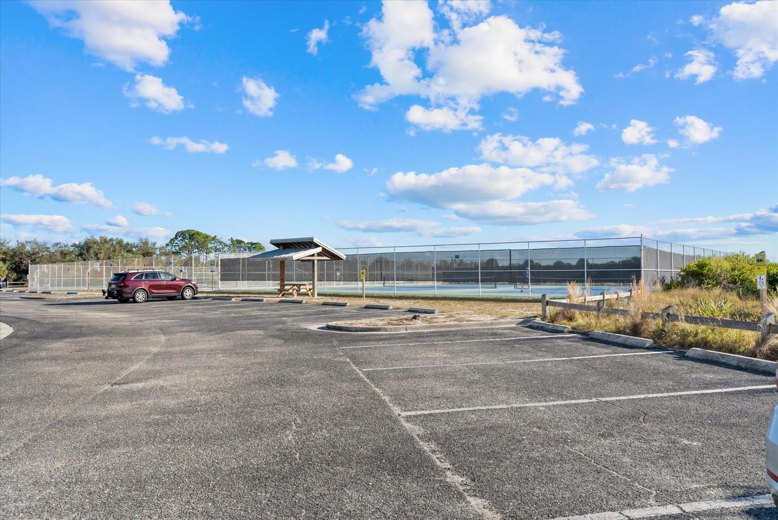 SOUTH VENICE - Residential