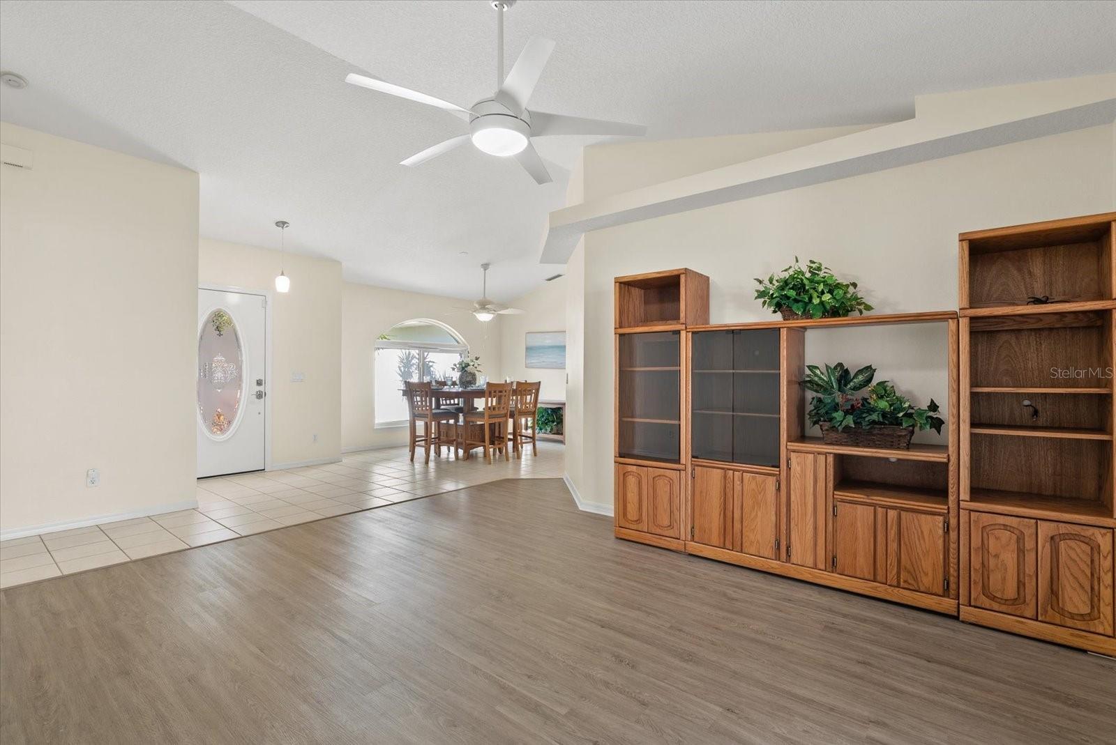 SOUTH VENICE - Residential