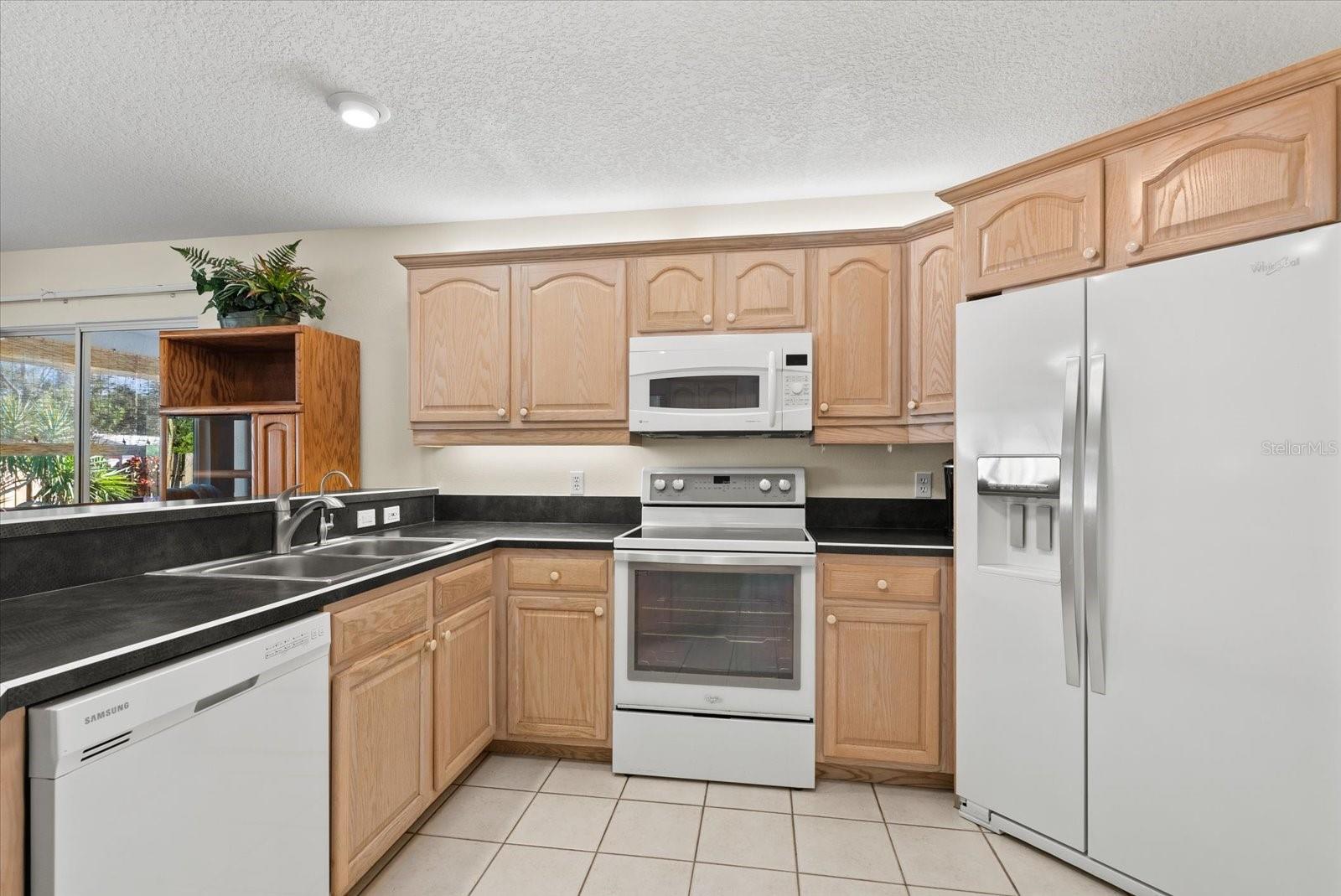 SOUTH VENICE - Residential