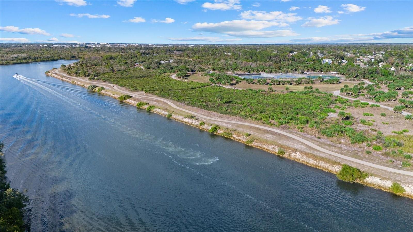 SOUTH VENICE - Residential