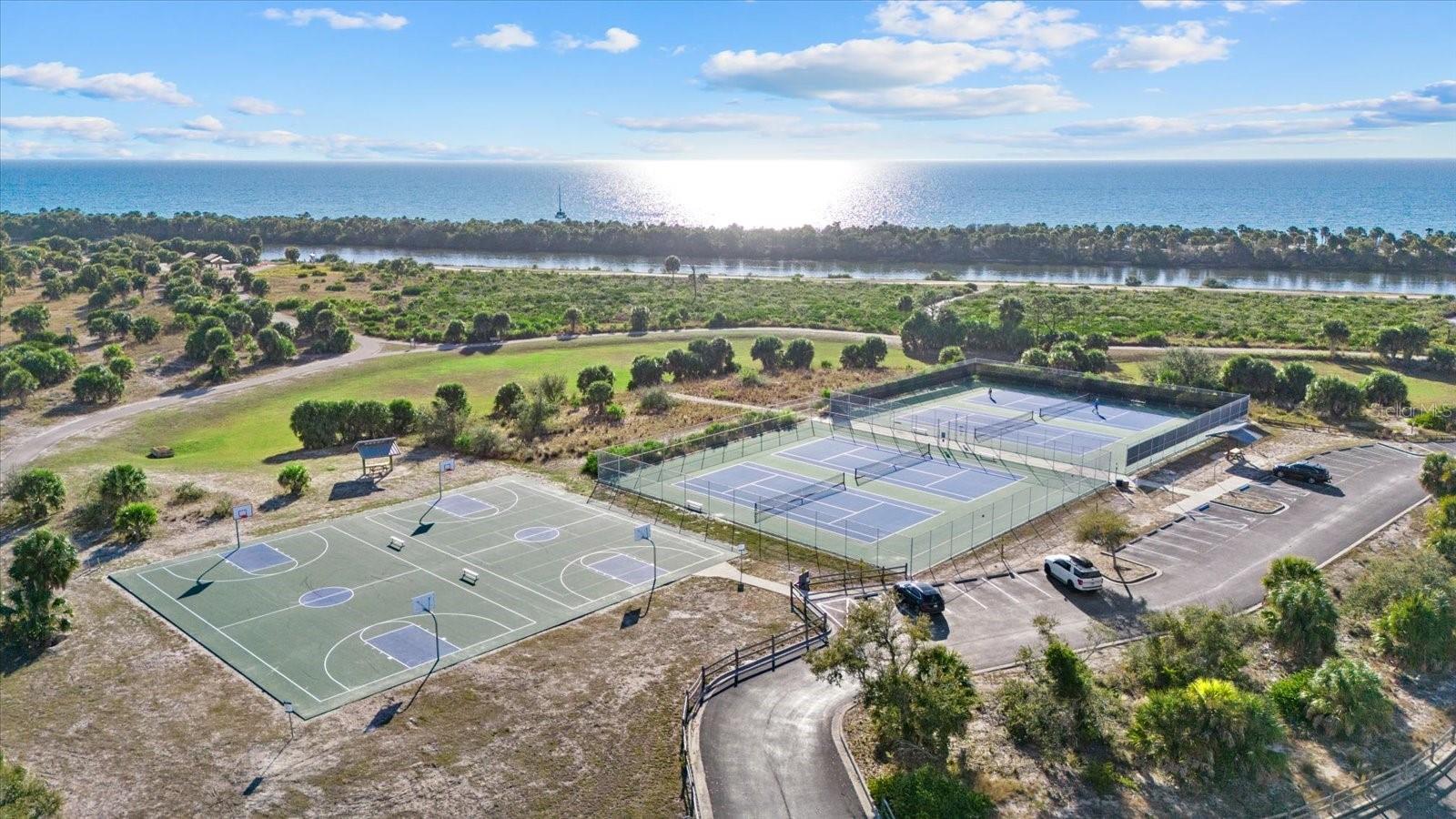 SOUTH VENICE - Residential