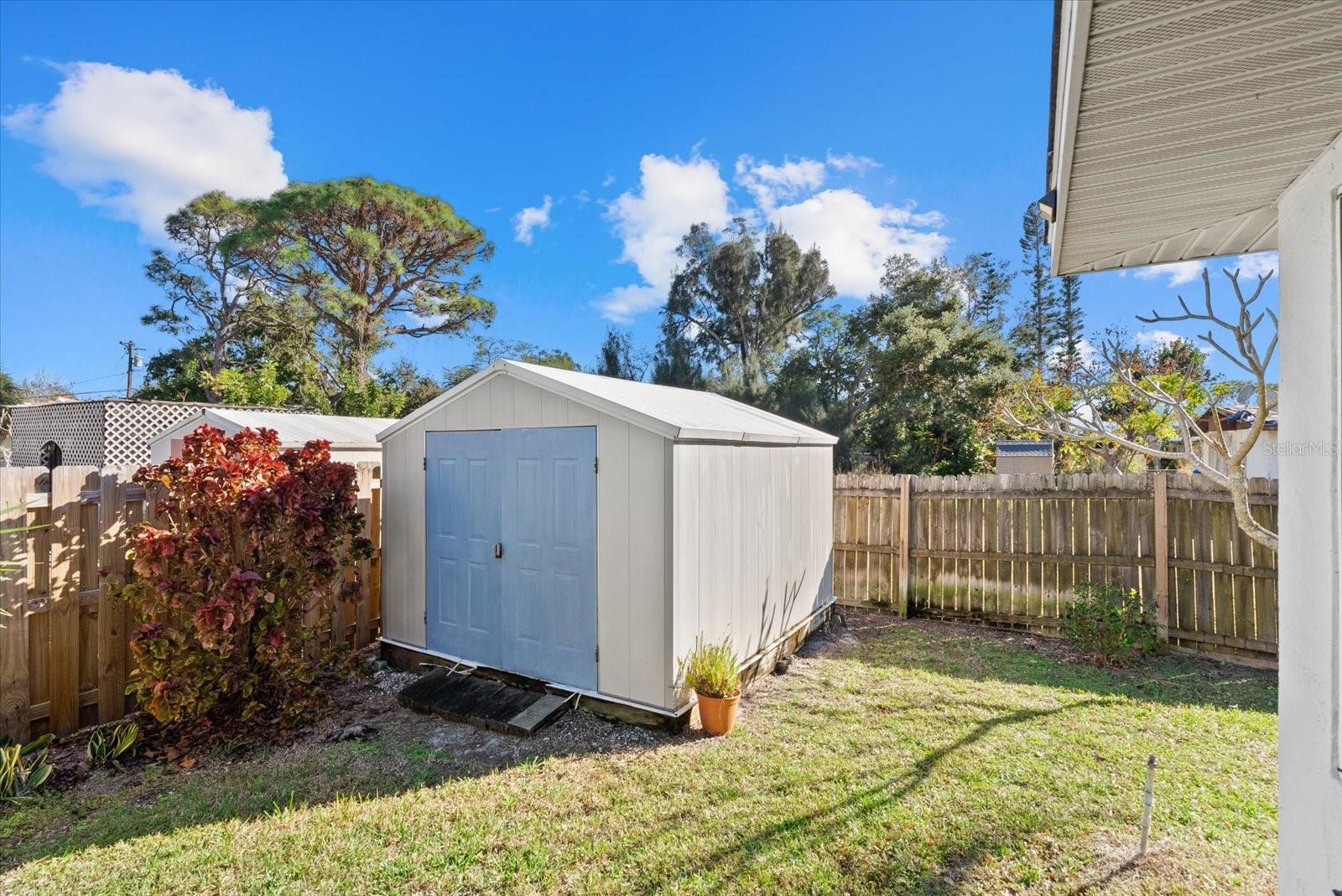 SOUTH VENICE - Residential