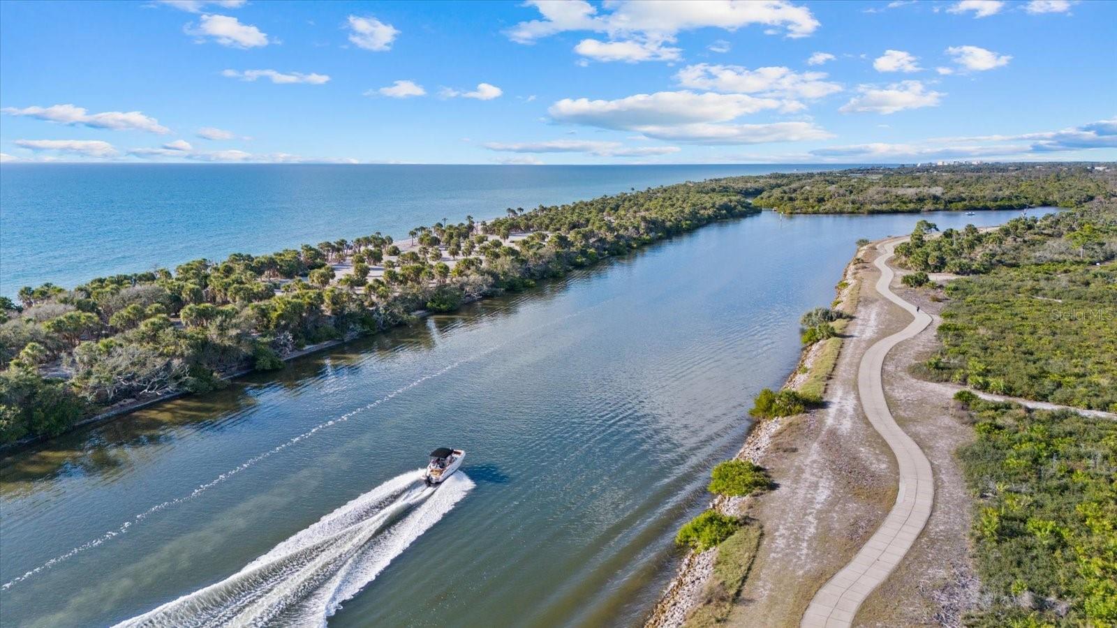 SOUTH VENICE - Residential