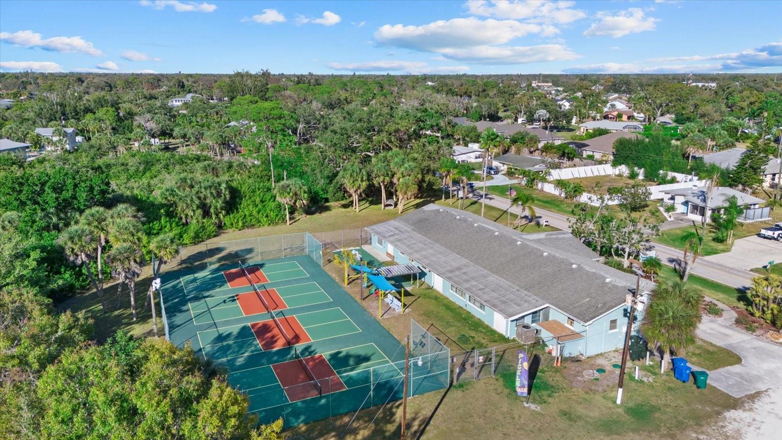 SOUTH VENICE - Residential