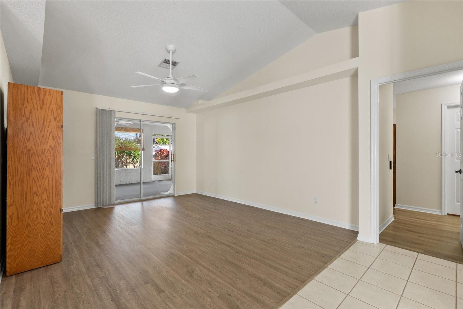 SOUTH VENICE - Residential