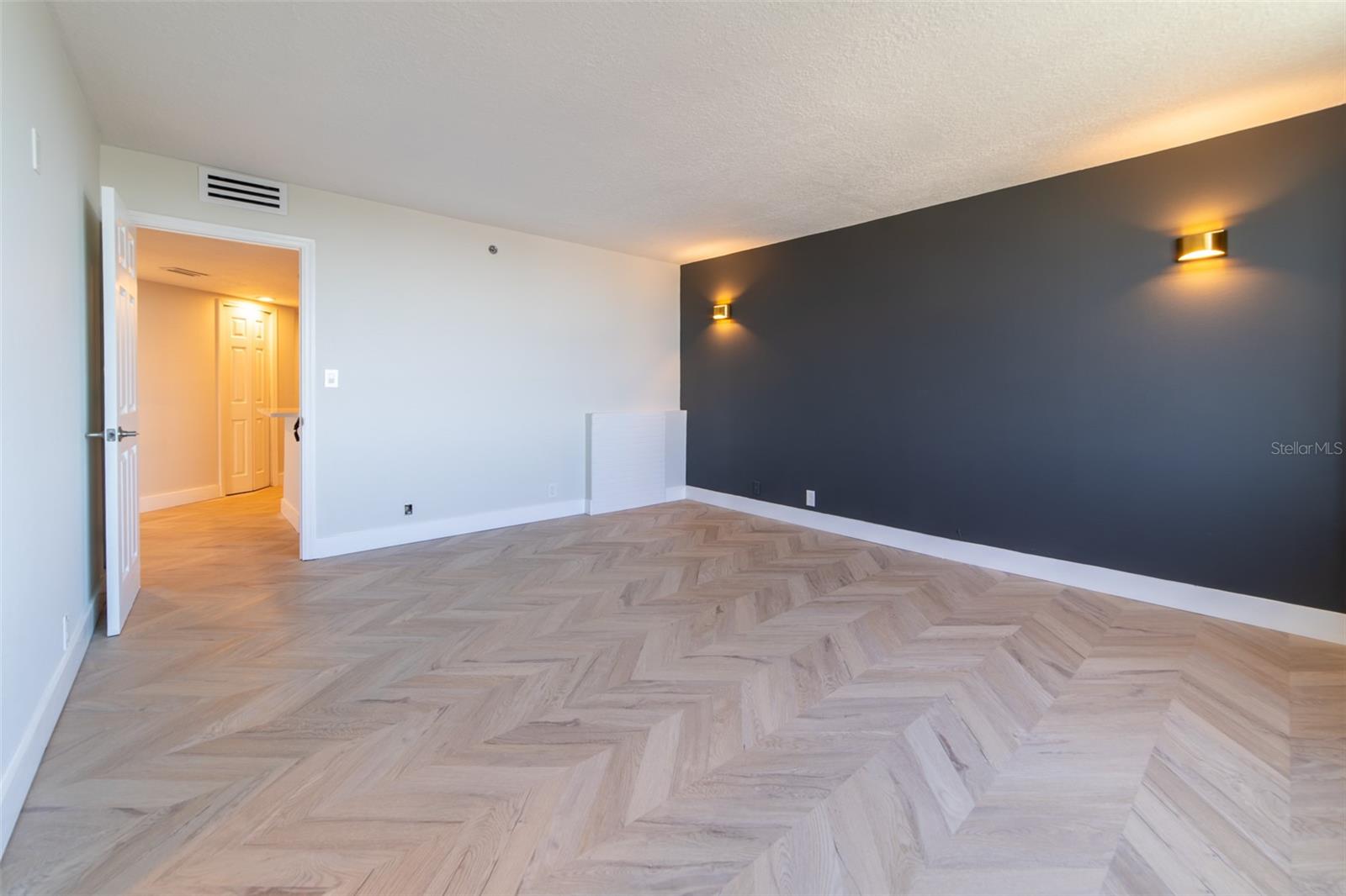 PARK LAKE TOWERS - Residential