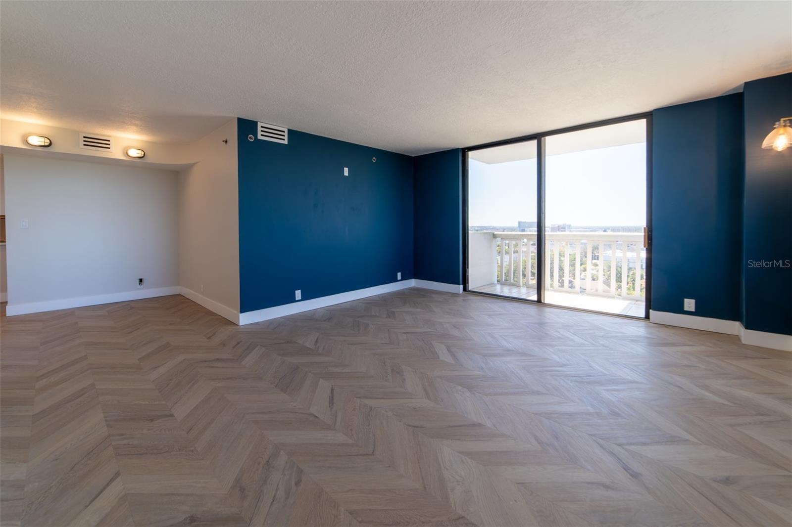 PARK LAKE TOWERS - Residential