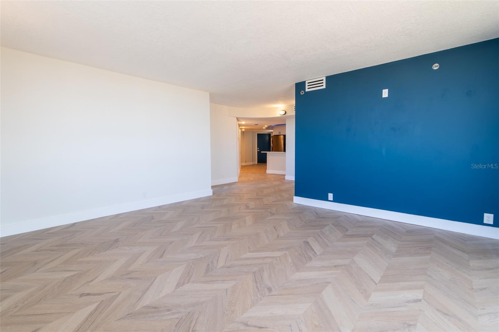 PARK LAKE TOWERS - Residential