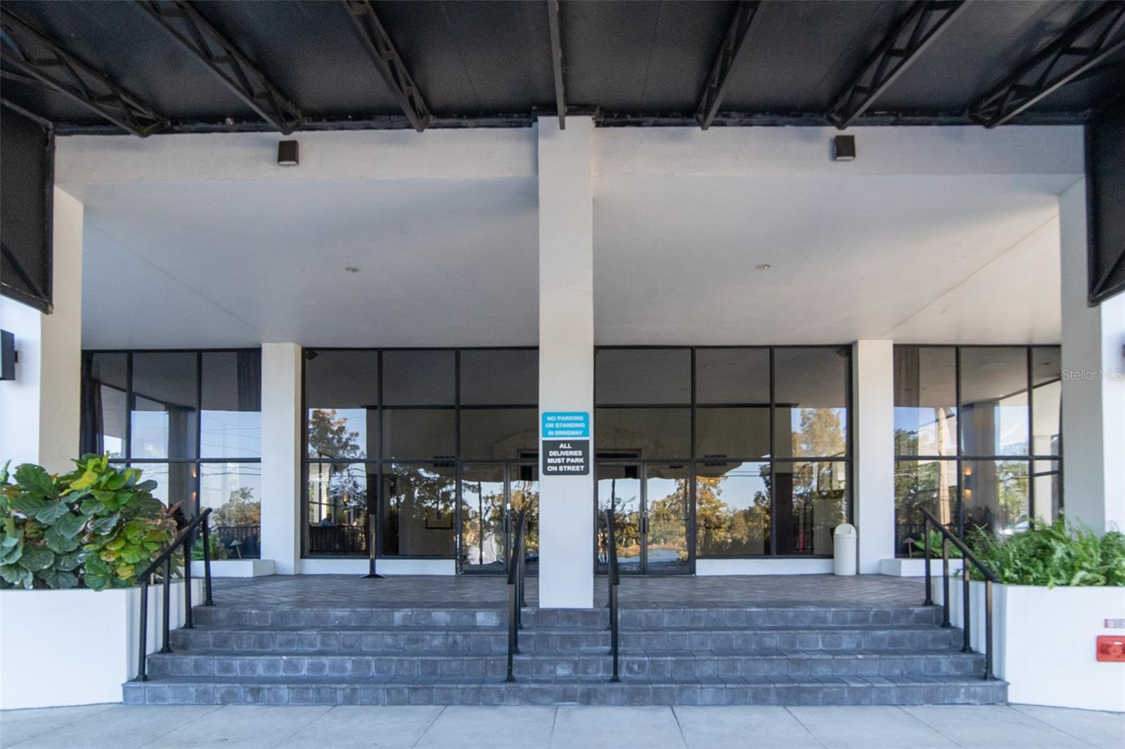 PARK LAKE TOWERS - Residential