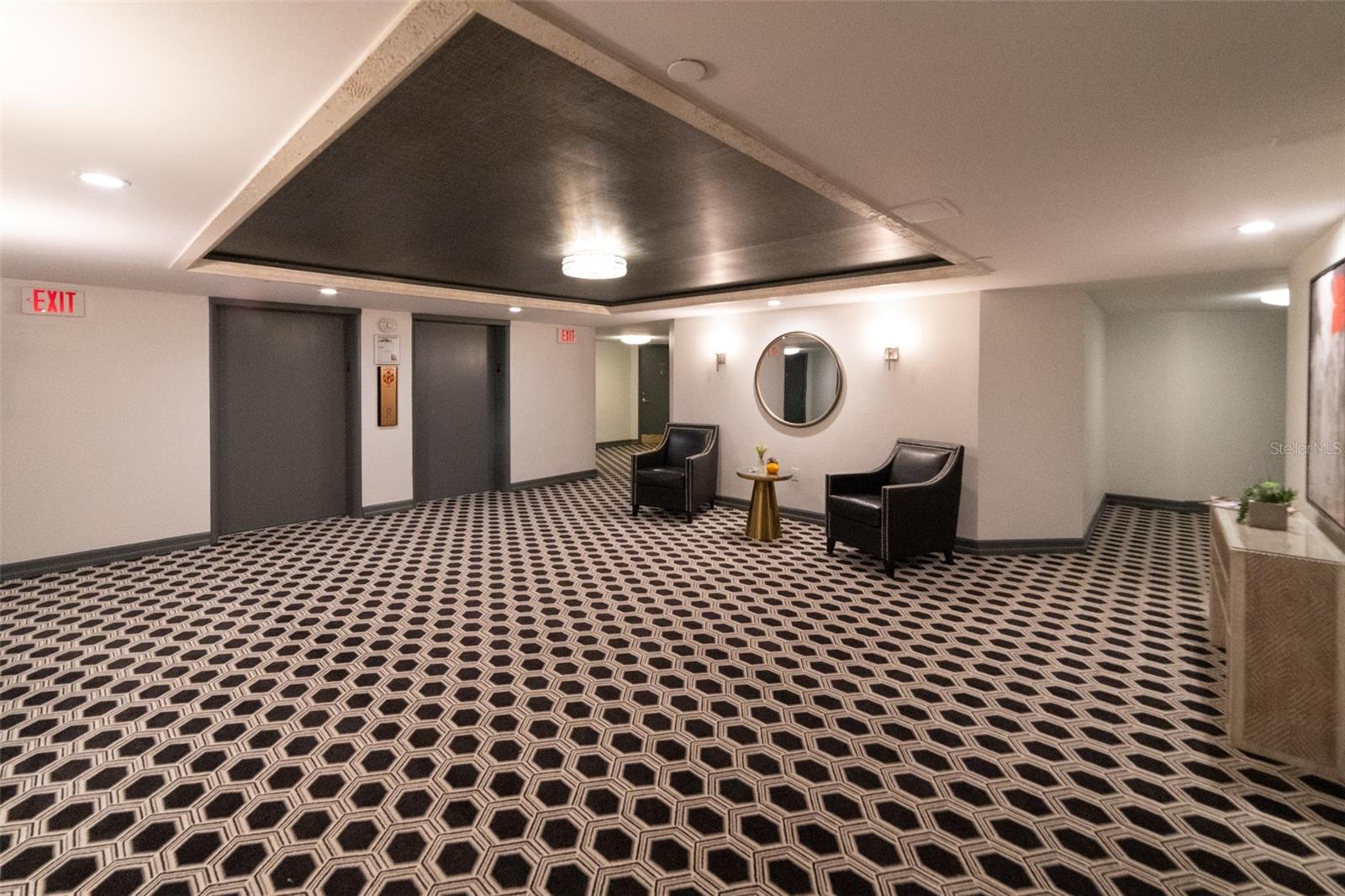 PARK LAKE TOWERS - Residential